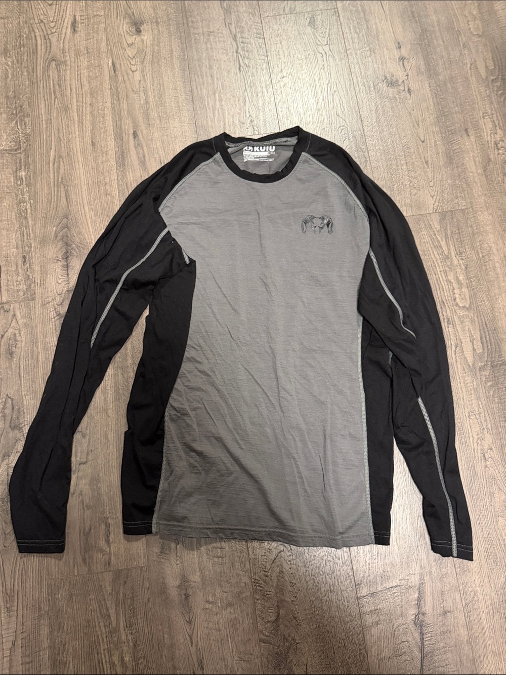 KUIU Men's Two-Tone Long Sleeve Performance Shirt - Gray & Black